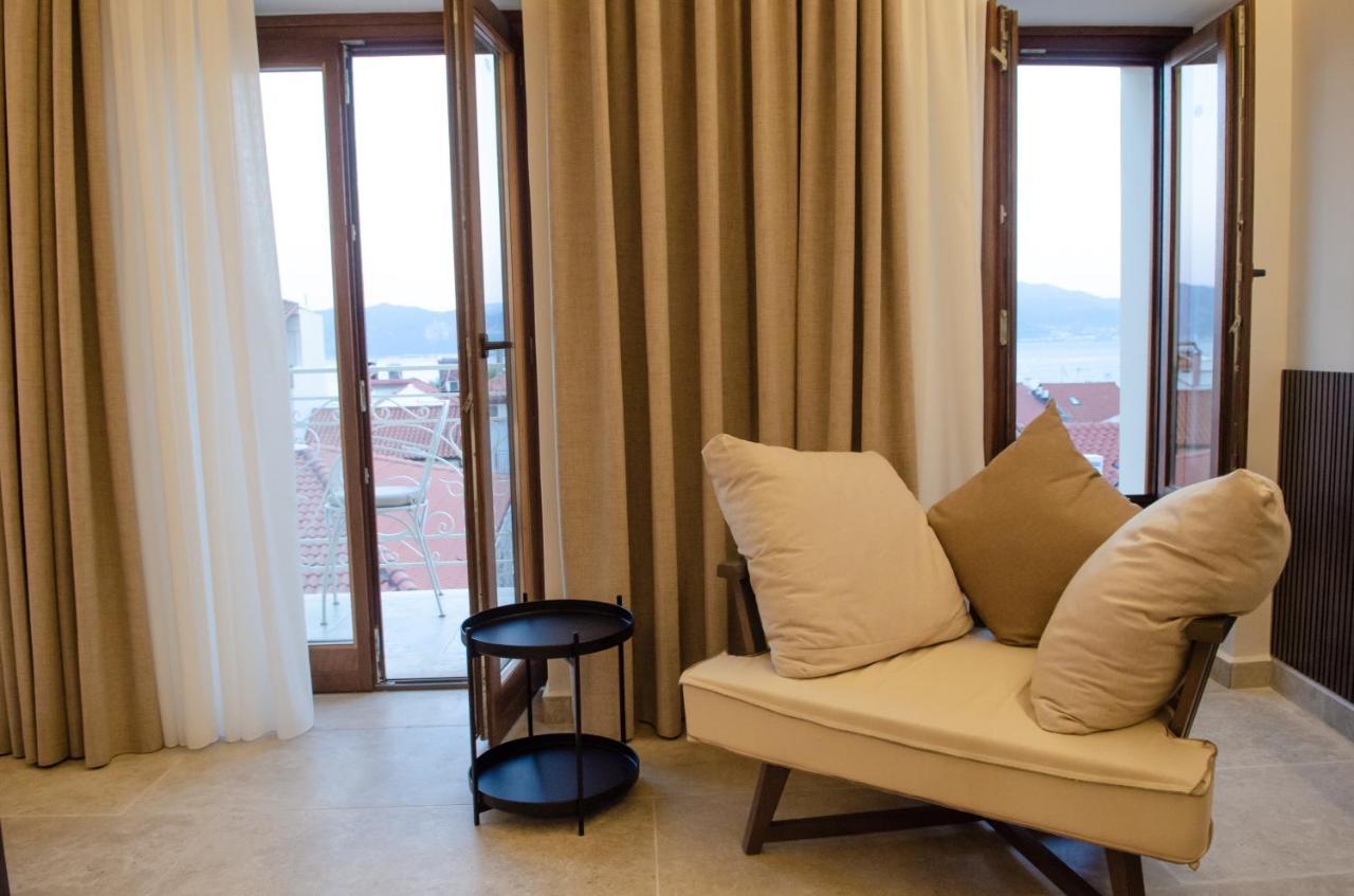 Leone Suites Nafpaktos Buitenkant foto