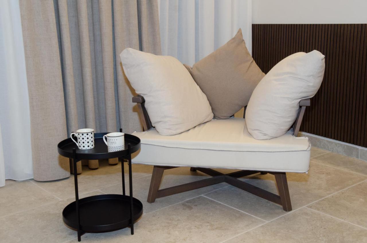 Leone Suites Nafpaktos Buitenkant foto