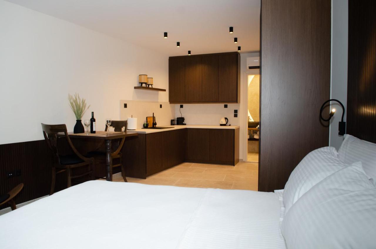 Leone Suites Nafpaktos Buitenkant foto