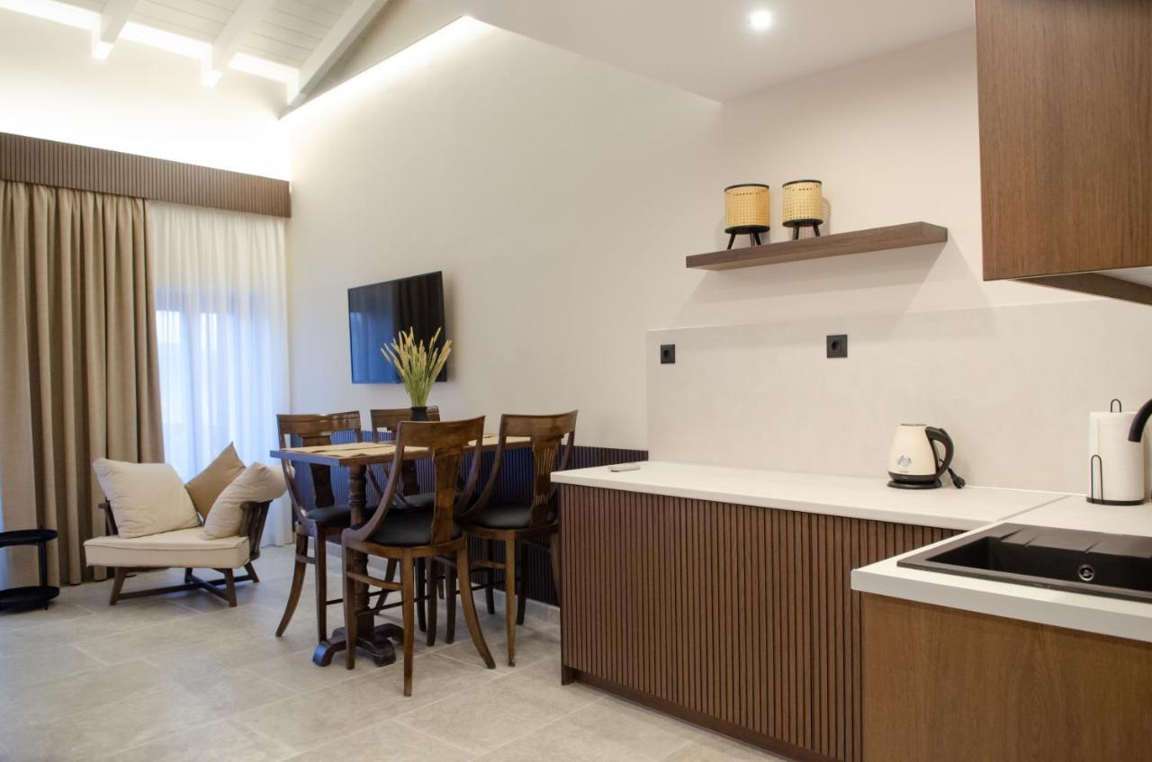Leone Suites Nafpaktos Buitenkant foto