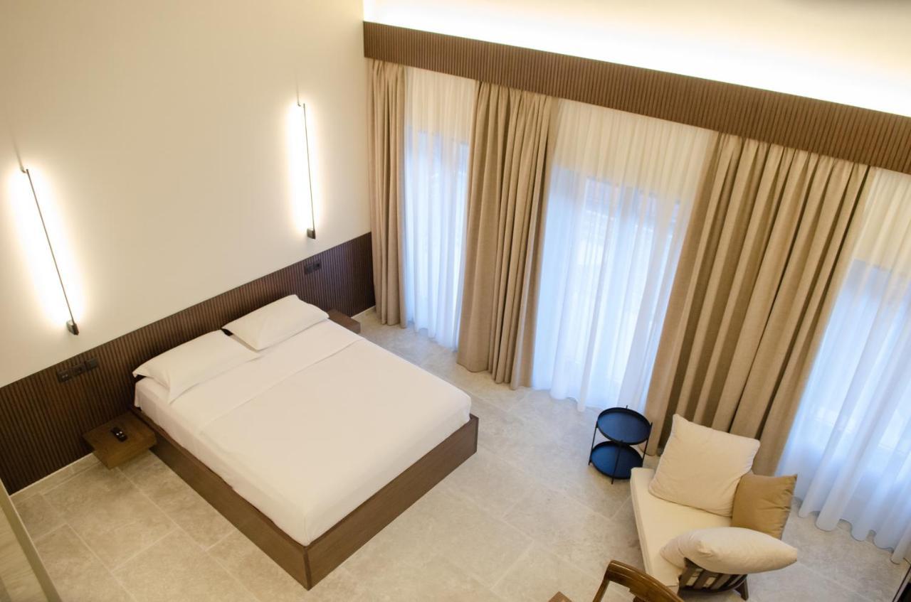 Leone Suites Nafpaktos Buitenkant foto